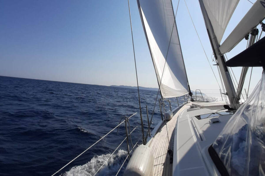 Oceanis Yacht 62