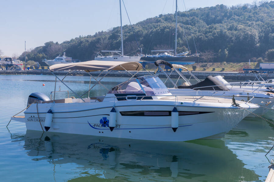 Pacific Craft 750 Sun Cruiser