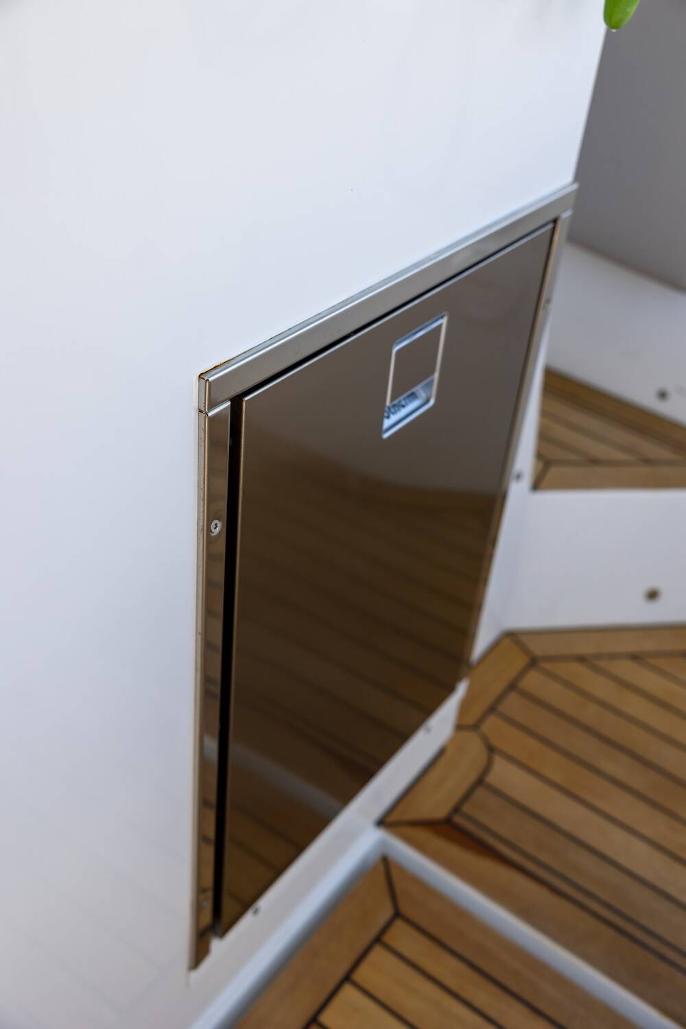 Sealine C335