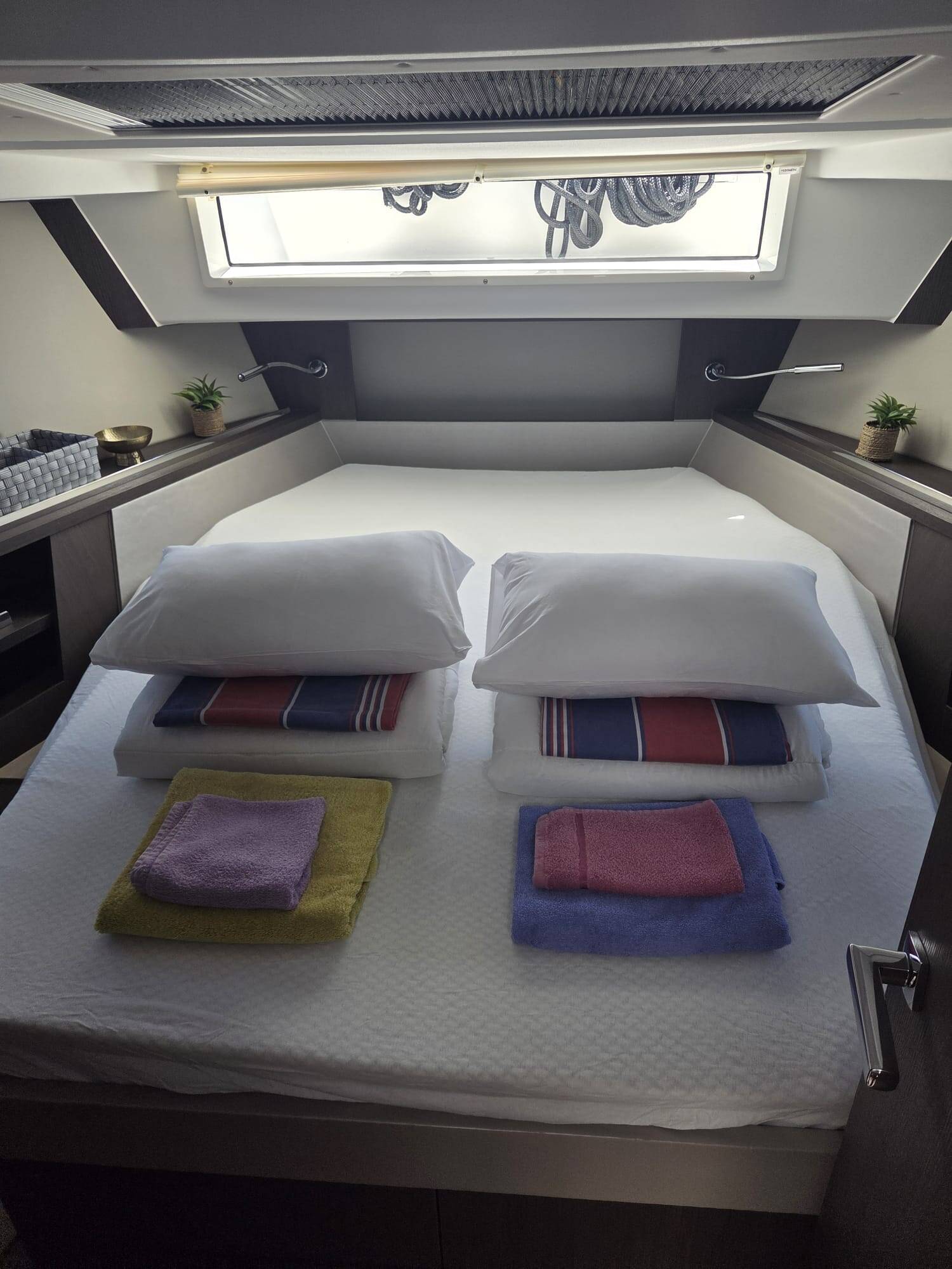 Sealine C335