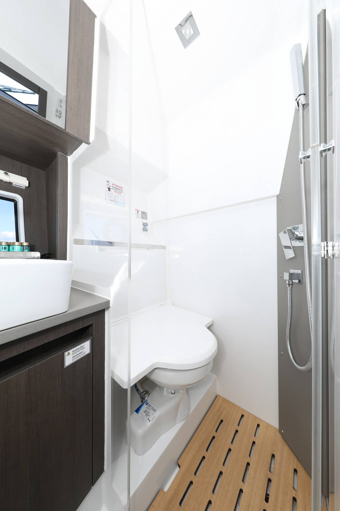 Sealine C335V