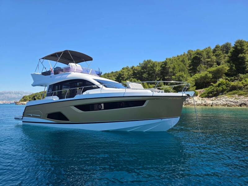 Sealine F430