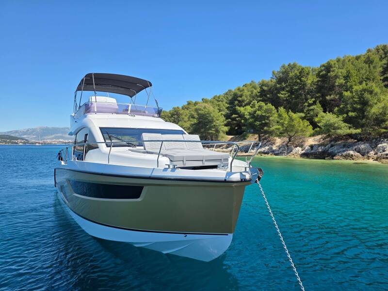 Sealine F430