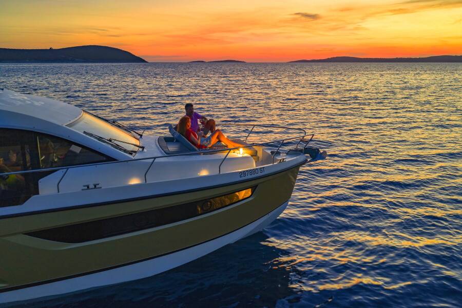 Sealine F430