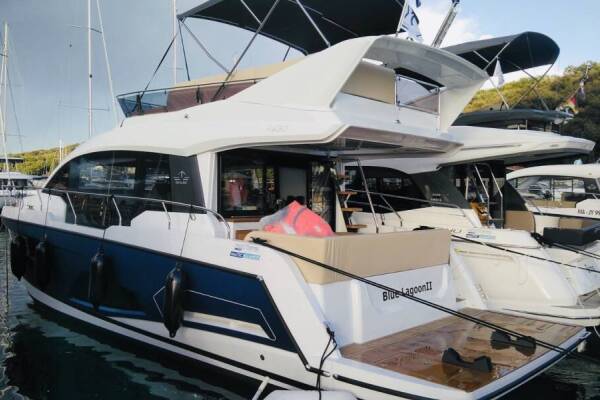 Sealine F430