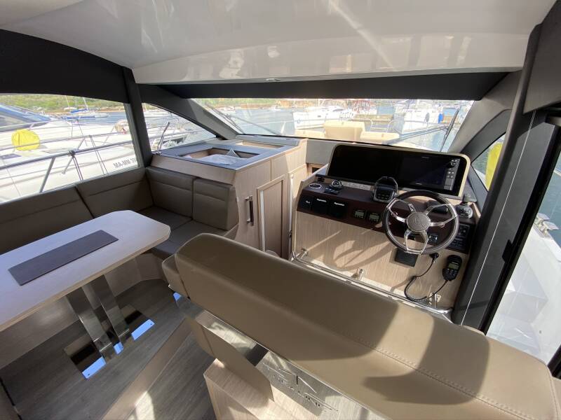 Sealine F430