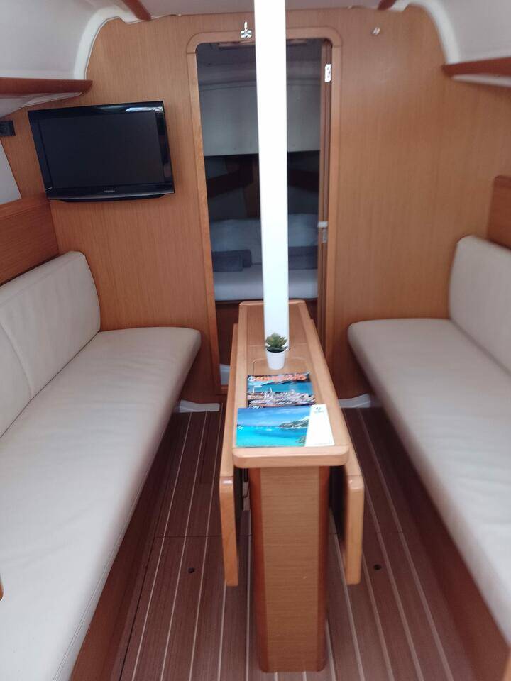 Sun Odyssey 33i