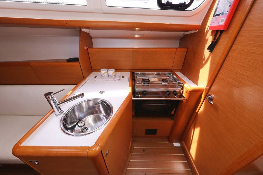 Sun Odyssey 33i