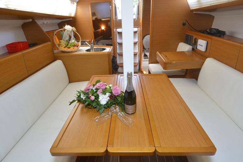 Sun Odyssey 33i