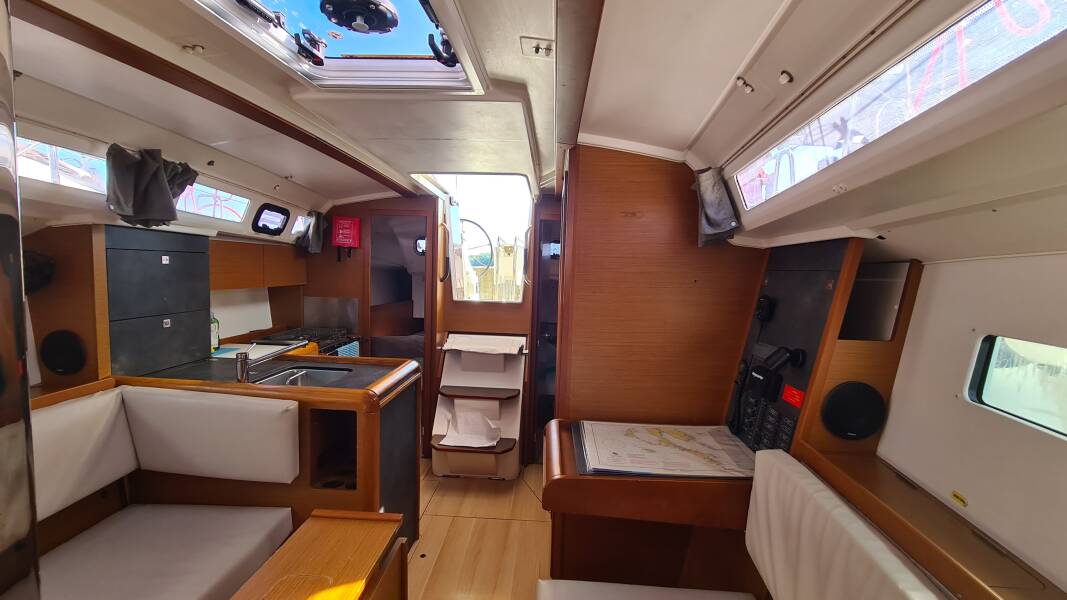 Sun Odyssey 349