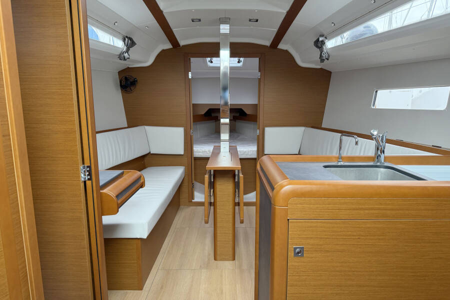 Sun Odyssey 349