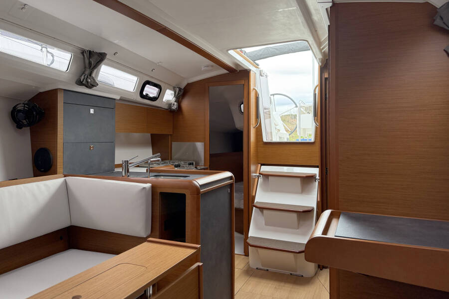 Sun Odyssey 349