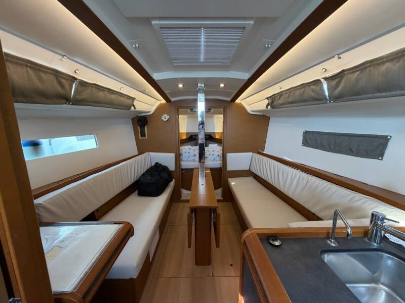 Sun Odyssey 349