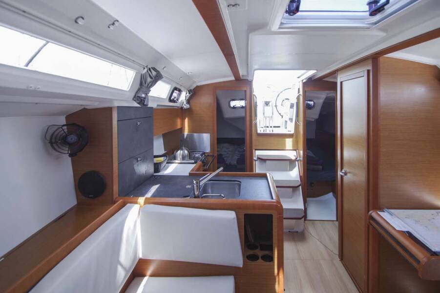 Sun Odyssey 349
