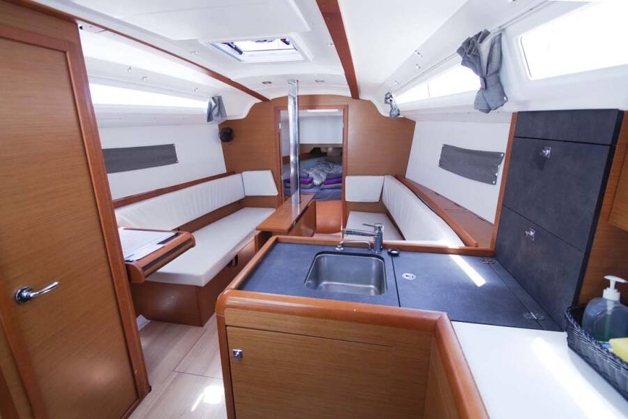 Sun Odyssey 349