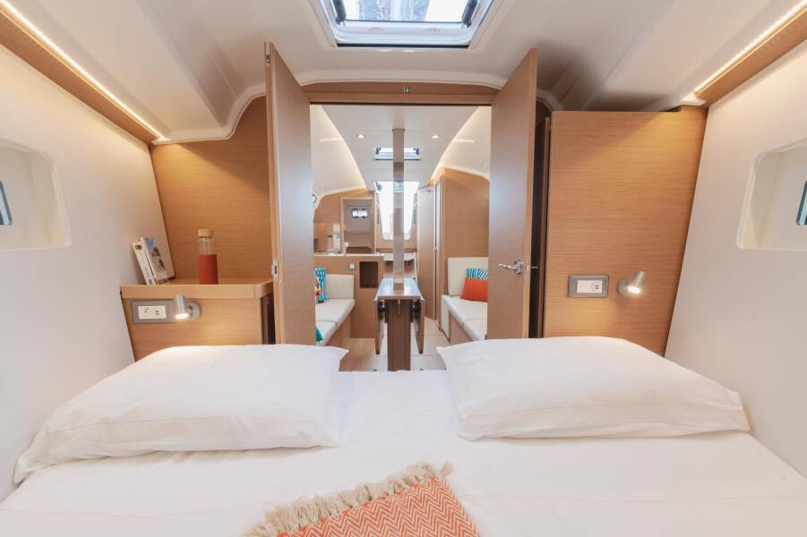 Sun Odyssey 350