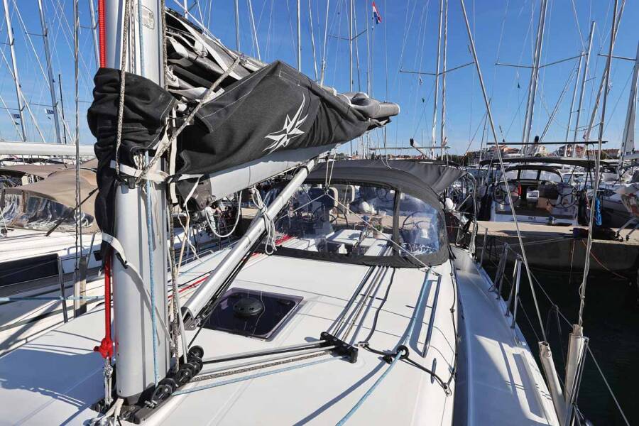 Sun Odyssey 380 Performance