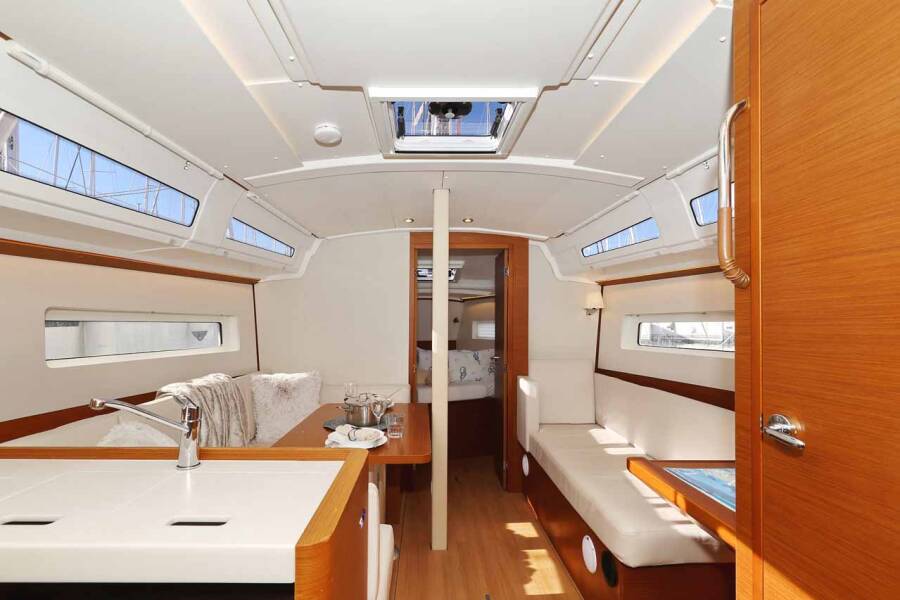 Sun Odyssey 380 Performance