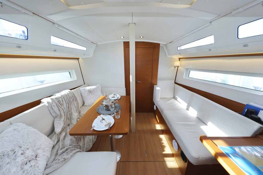 Sun Odyssey 380 Performance