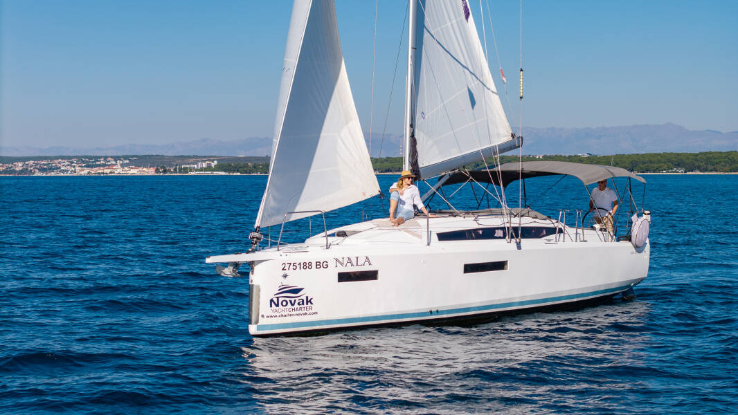Sun Odyssey 380