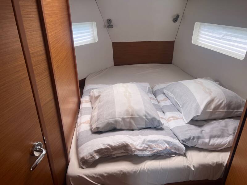 Sun Odyssey 380