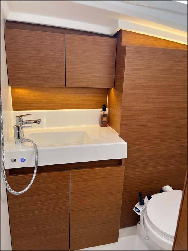 Sun Odyssey 380
