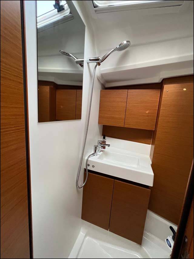 Sun Odyssey 380