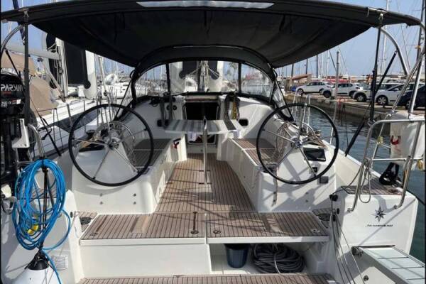 Sun Odyssey 380