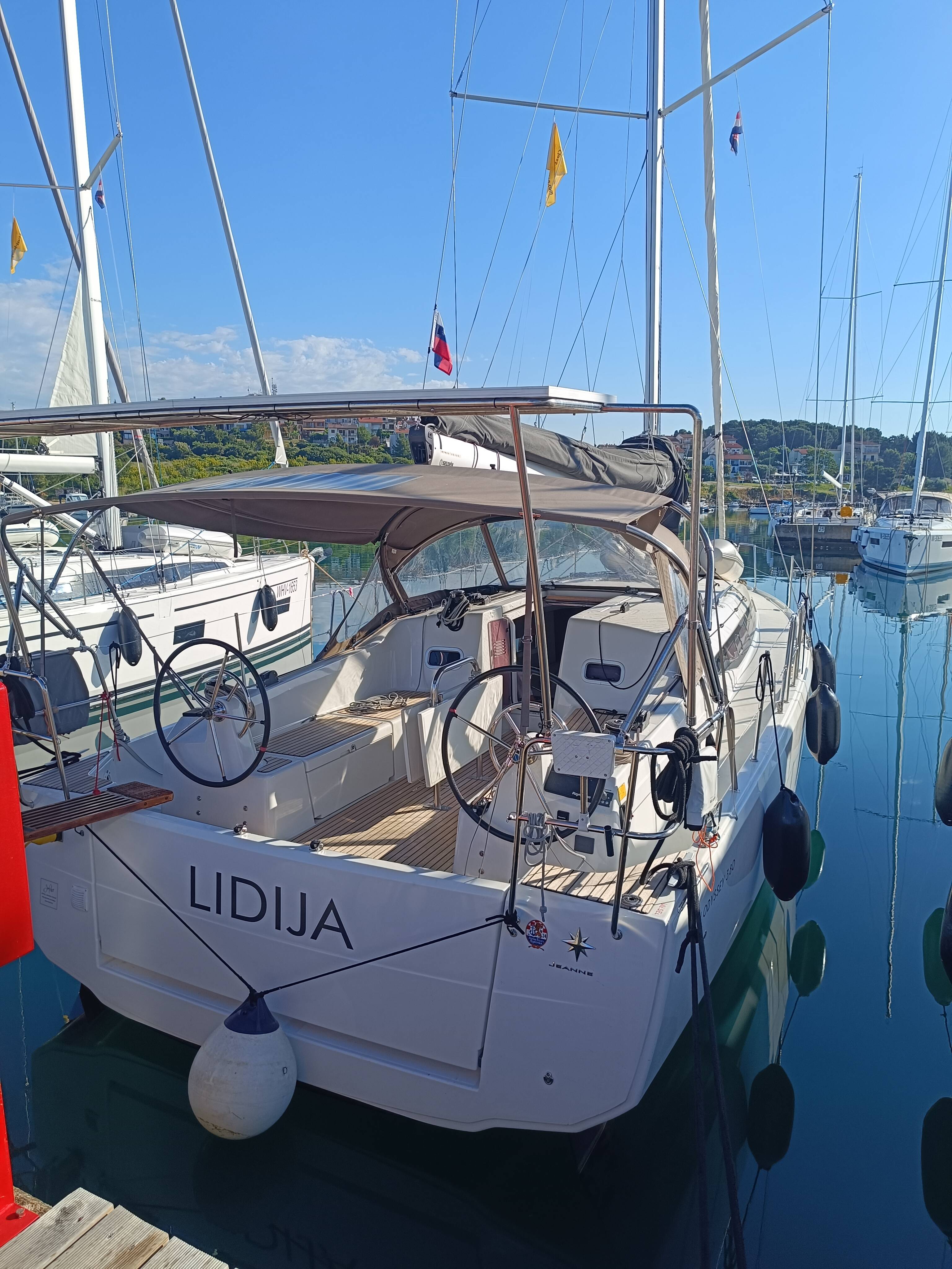 Sun Odyssey 380