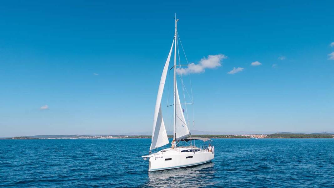 Sun Odyssey 380