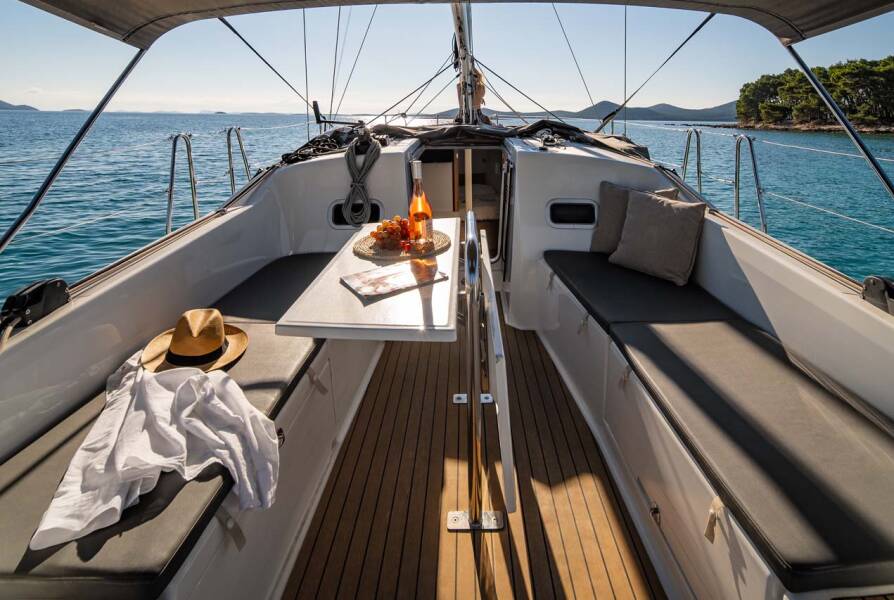 Sun Odyssey 380