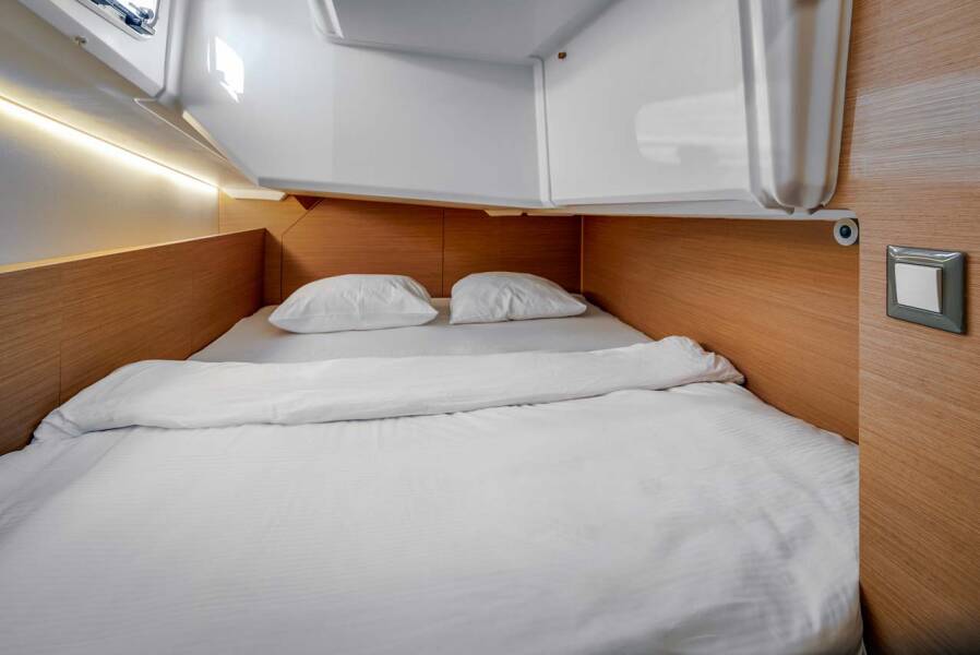 Sun Odyssey 380
