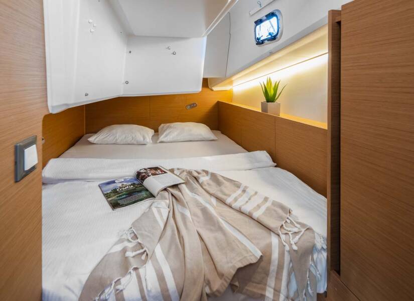Sun Odyssey 380