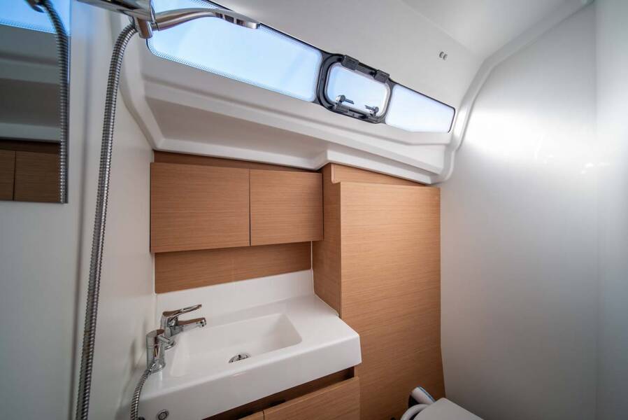 Sun Odyssey 380