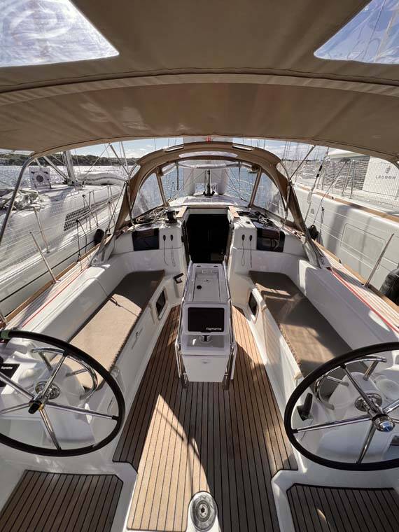 Sun Odyssey 389
