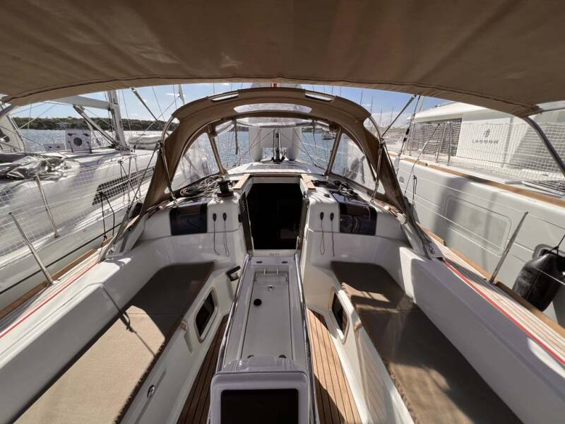 Sun Odyssey 389