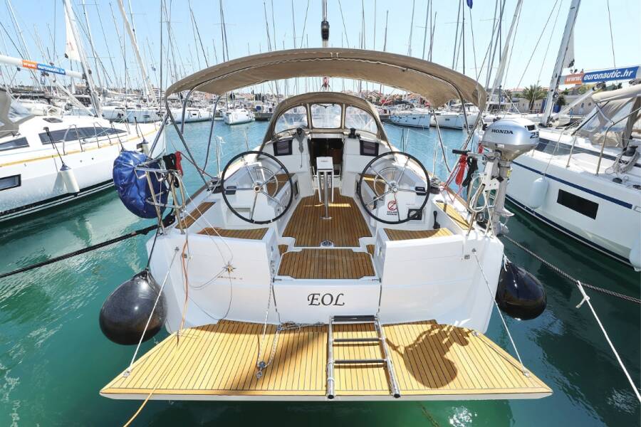 Sun Odyssey 389