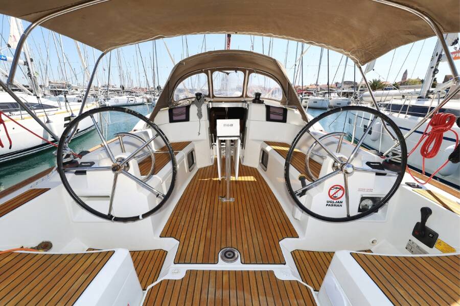 Sun Odyssey 389