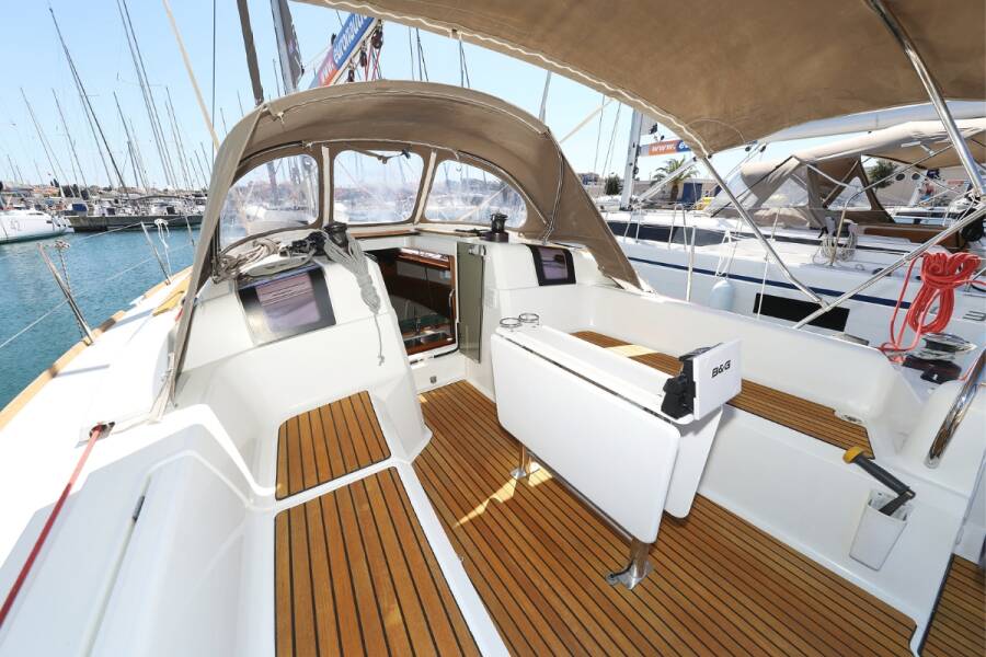 Sun Odyssey 389