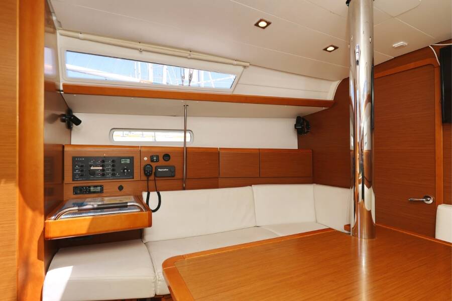 Sun Odyssey 389