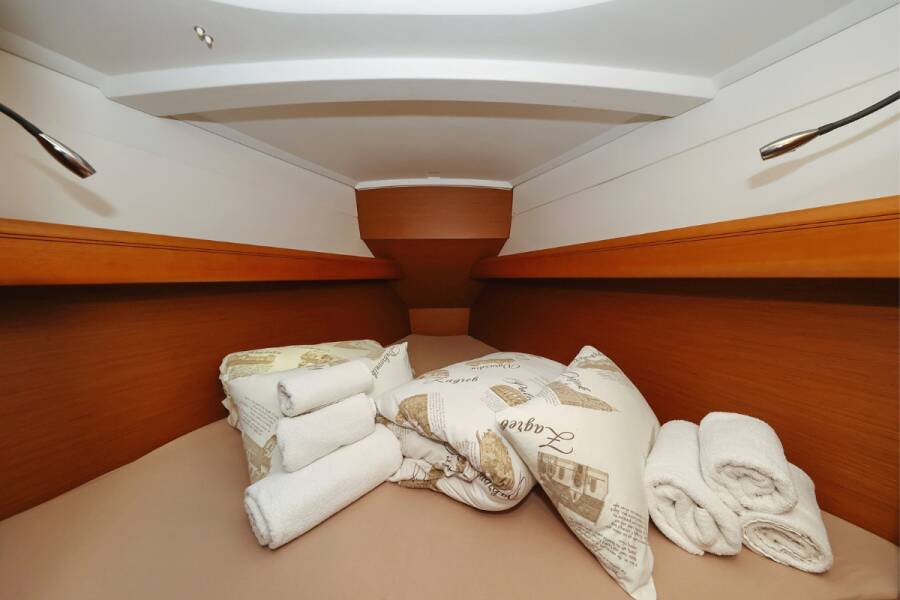 Sun Odyssey 389
