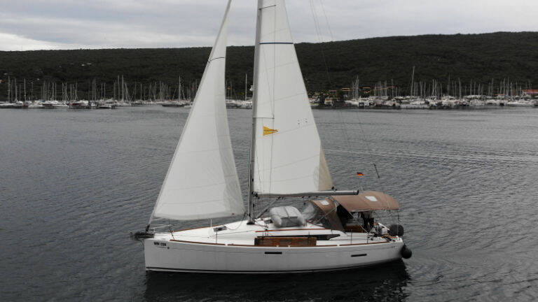 Sun Odyssey 389