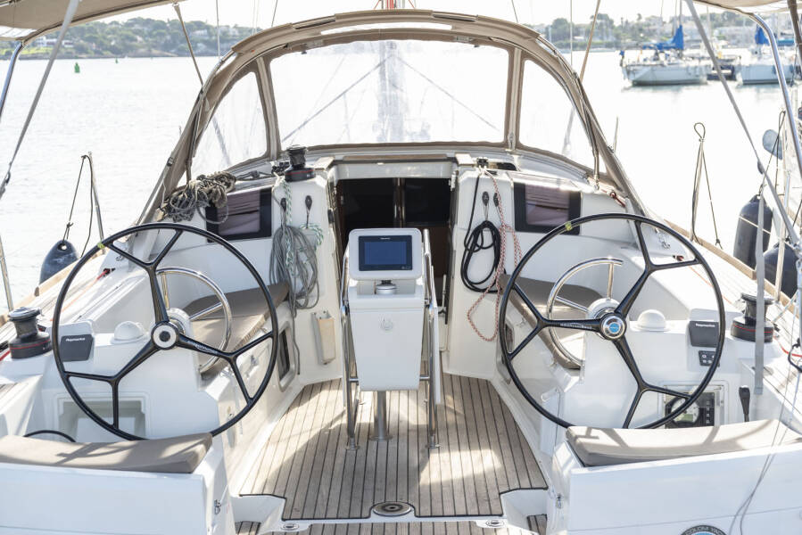 Sun Odyssey 389