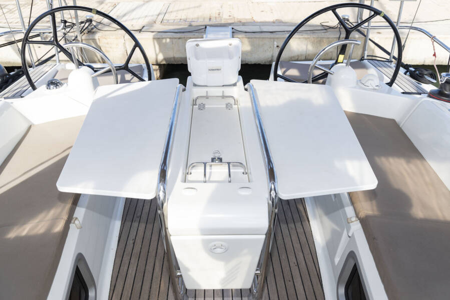 Sun Odyssey 389