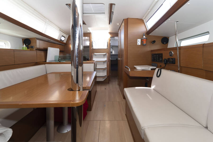 Sun Odyssey 389