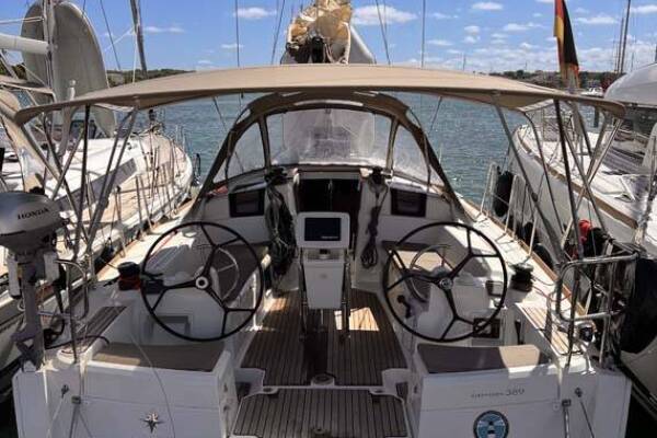 Sun Odyssey 389