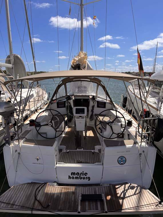 Sun Odyssey 389