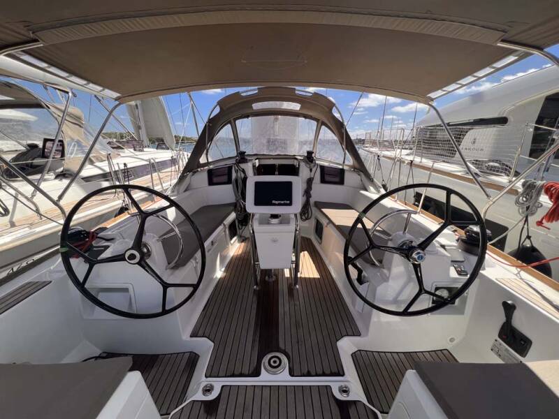 Sun Odyssey 389