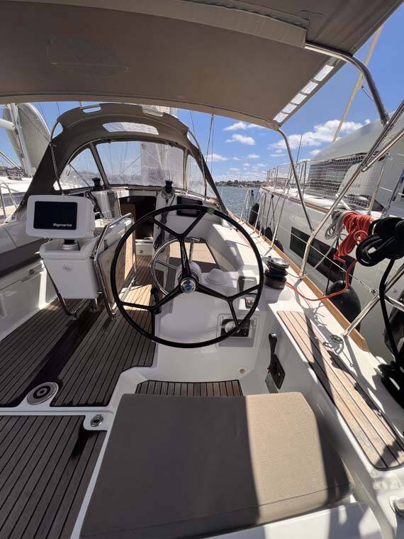 Sun Odyssey 389