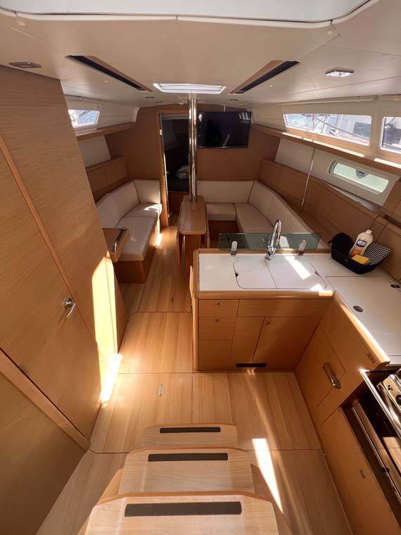 Sun Odyssey 389